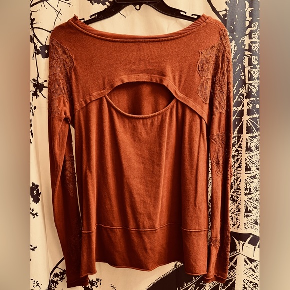Free People Long Sleeve Cut Out Back Top - Picture 6 of 6